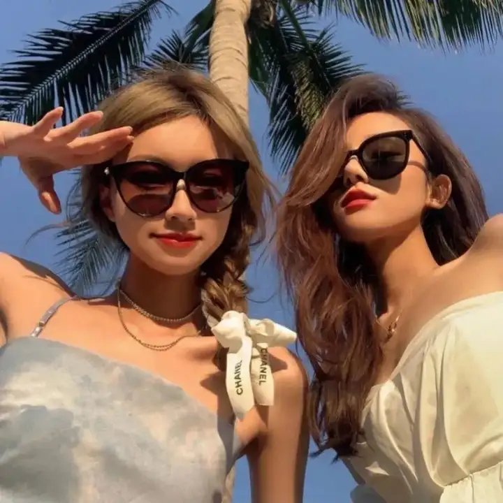 前程似锦的年轻女人